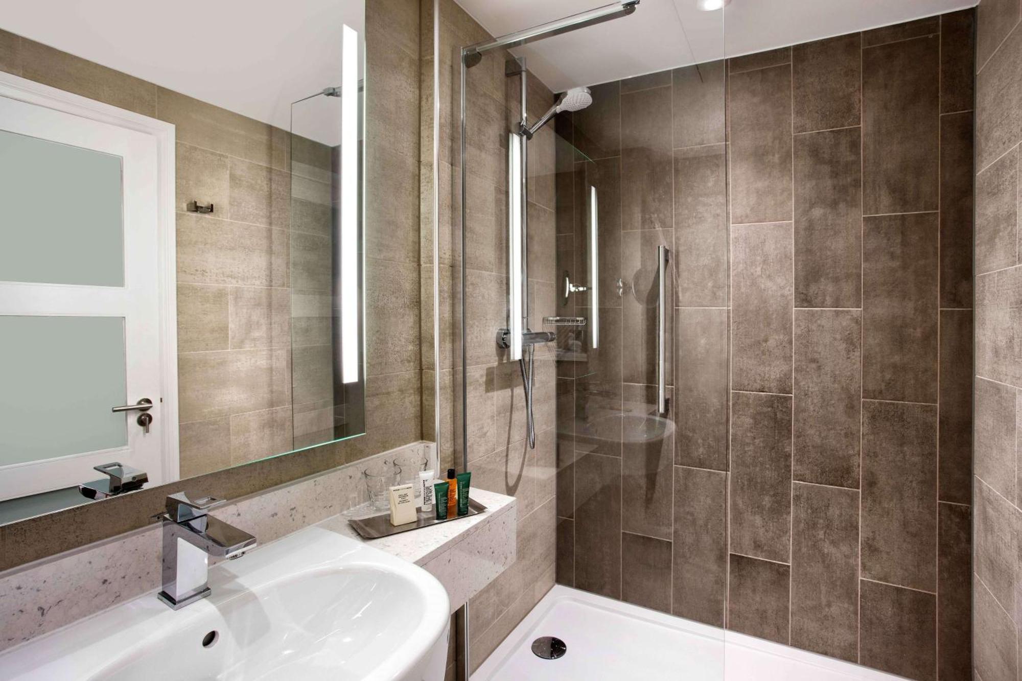 Hilton Edinburgh Carlton Hotel Bagian luar foto