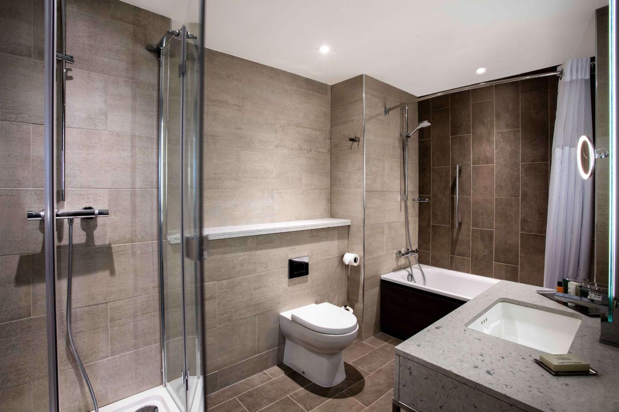 Hilton Edinburgh Carlton Hotel Bagian luar foto