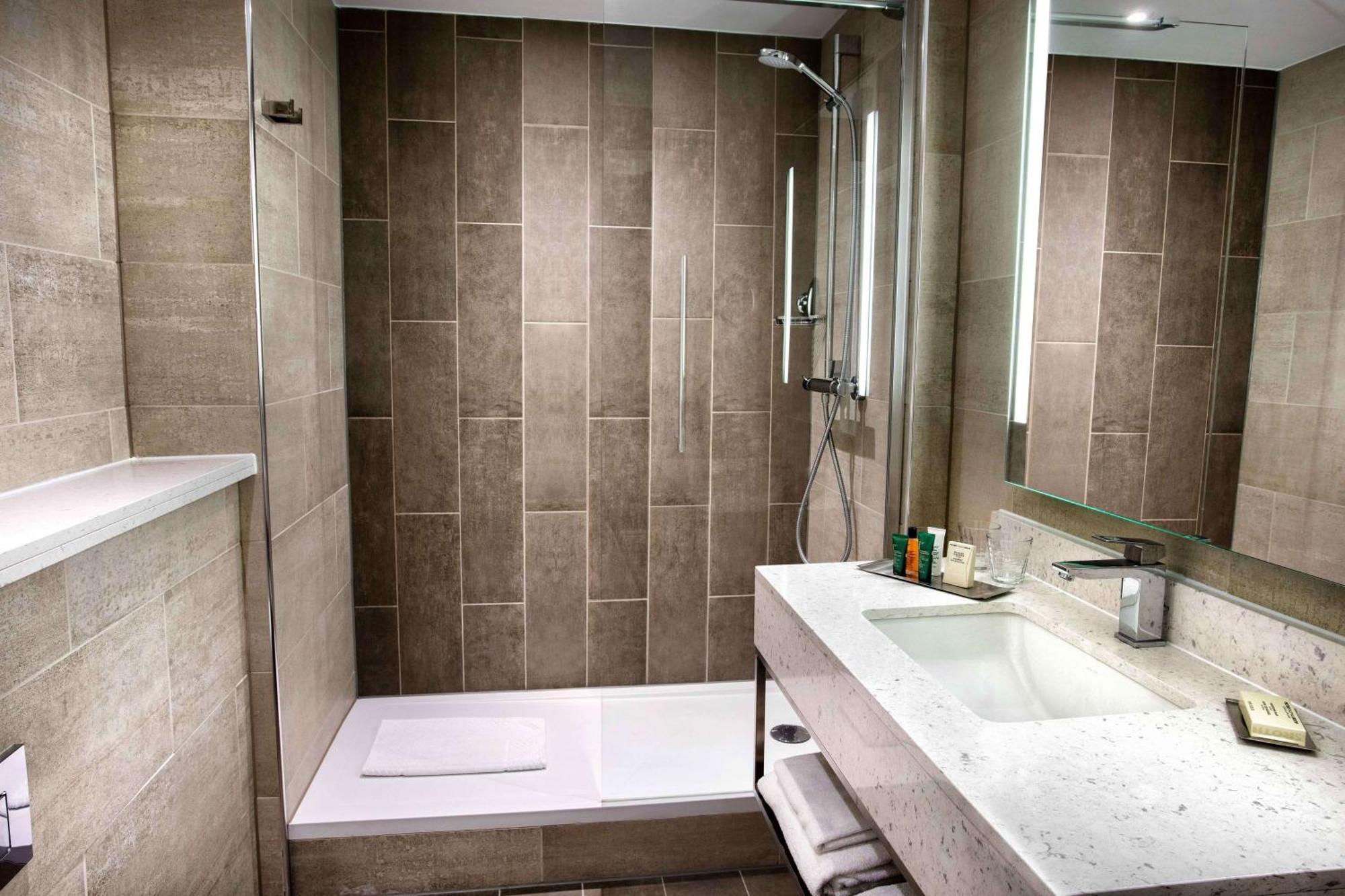 Hilton Edinburgh Carlton Hotel Bagian luar foto
