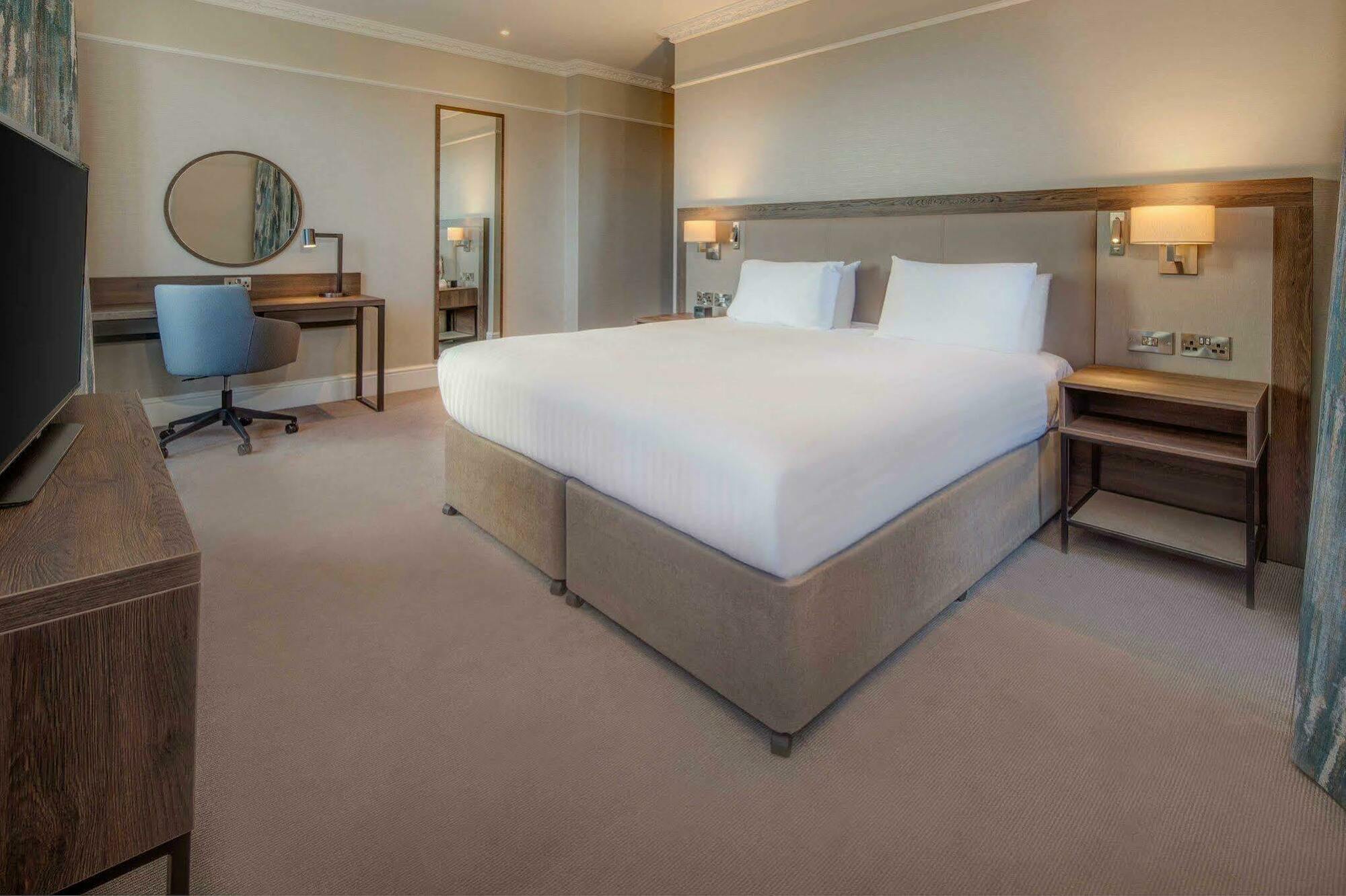 Hilton Edinburgh Carlton Hotel Bagian luar foto